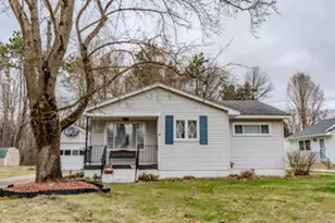 202 Engle Dr, Olivet, MI 49076 - Photo 3