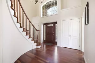 4915 Stockbridge Dr, Saint Joseph, MI 49085 - Photo 5