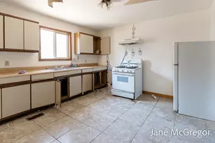 414 E Hackley Ave, Muskegon, MI 49444 - Photo 45