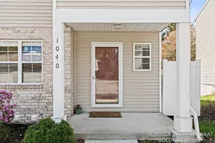 1040 Ada Pl Dr SE, Grand Rapids, MI 49546 - Photo 3
