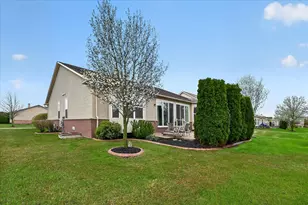 27118 Walloon Way, Brownstown, MI 48134 - Photo 25