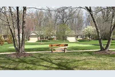 27118 Walloon Way, Brownstown, MI 48134 - Photo 5