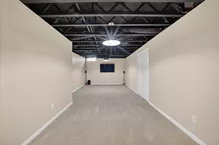 27118 Walloon Way, Brownstown, MI 48134 - Photo 19