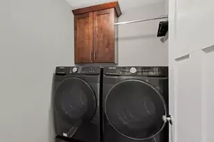 1369 S Village Cir, Kalamazoo, MI 49009 - Photo 15