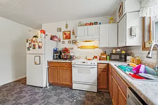 630 E St Joseph St, Paw Paw, MI 49079 - Photo 7