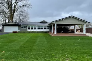 604 N Shore Dr, Crystal, MI 48818 - Photo 3