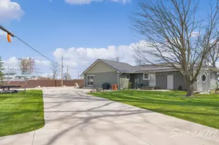 604 N Shore Dr, Crystal, MI 48818 - Photo 37
