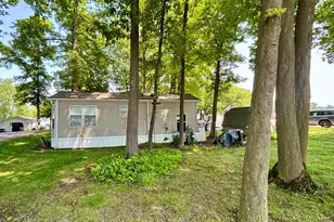734 Fountain Ln, Coldwater, MI 49036 - Photo 3