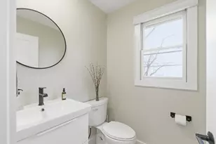 7779 Newport Dr, Clarkston, MI 48348 - Photo 9