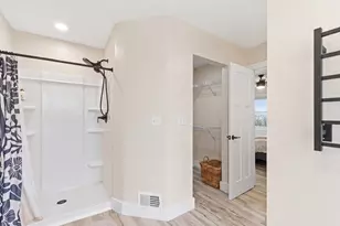 7779 Newport Dr, Clarkston, MI 48348 - Photo 17