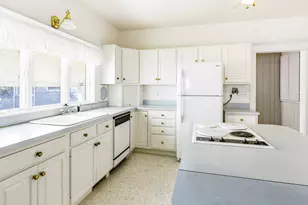 619 Lake St, Saint Joseph, MI 49085 - Photo 5