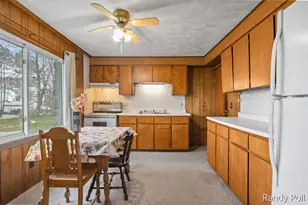 10116 Lakeshore Dr, Chippewa Lake, MI 49320 - Photo 5