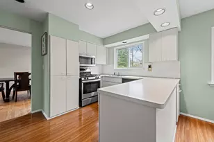 7023 Wild Ridge Ln, West Bloomfield, MI 48322 - Photo 3