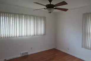 27182 Spring Arbor Dr, Southfield, MI 48076 - Photo 9