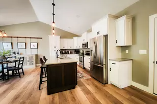 237 Glei Ct, Hillsdale, MI 49242 - Photo 5