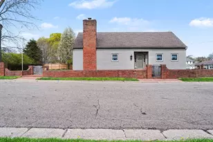 519 E Spruce St, Marshall, MI 49068 - Photo 1