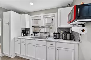 105 Summer St, Battle Creek, MI 49015 - Photo 13