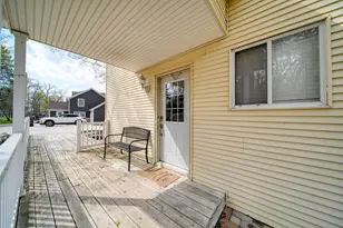 425 Oakwood Ave, Clark Lake, MI 49234 - Photo 5