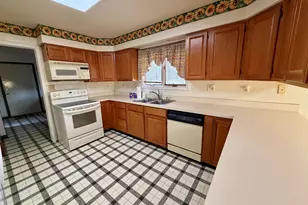 27420 Milton Ave, Warren, MI 48092 - Photo 13