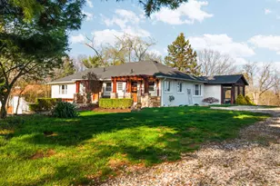 9960 Florence St, Pinckney, MI 48169 - Photo 5