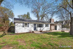 424 S Luray St, Greenville, MI 48838 - Photo 3