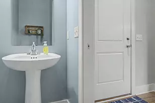 202 E Thorn Hill Ct, Hastings, MI 49058 - Photo 15