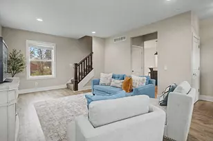 202 E Thorn Hill Ct, Hastings, MI 49058 - Photo 3