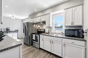9514 Huntington Rd, Battle Creek, MI 49017 - Photo 5