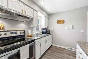 9514 Huntington Rd, Battle Creek, MI 49017 - Photo 7