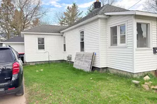 136 W 5th Ave, Reed City, MI 49677 - Photo 3