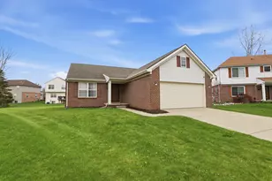 42122 Richmond Dr, Belleville, MI 48111 - Photo 3