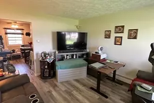649 Blue Ash Dr SE, Grand Rapids, MI 49548 - Photo 9