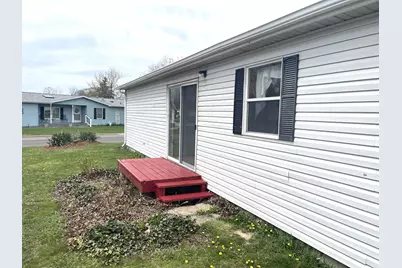 229 Cadgewith E, Lansing, MI 48906 - Photo 33