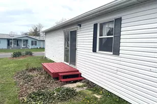 229 Cadgewith E, Lansing, MI 48906 - Photo 33