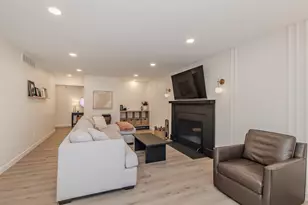 2204 Applewood Ct, Ann Arbor, MI 48103 - Photo 11