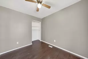 22439 Curie Ave, Warren, MI 48091 - Photo 9