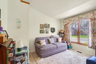 1375 Estero Dr, Portage, MI 49002 - Photo 9