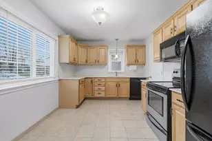 7641 Lake Wood Dr, Portage, MI 49002 - Photo 7