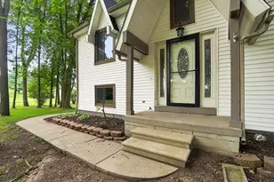 4042 Burns Rd, Howell, MI 48855 - Photo 5