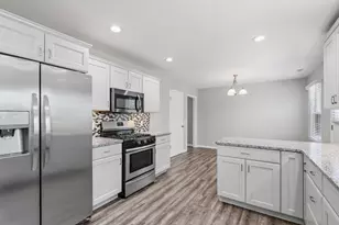 721 Piccadilly Rd, Kalamazoo, MI 49006 - Photo 11