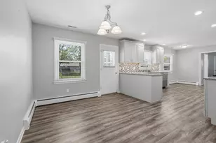 721 Piccadilly Rd, Kalamazoo, MI 49006 - Photo 9