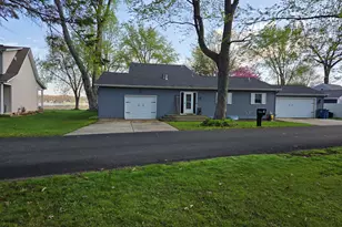 2062 Fern Beach, Battle Creek, MI 49014 - Photo 3