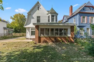 917 Jefferson Ave SE, Grand Rapids, MI 49507 - Photo 1