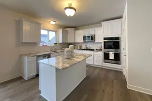 3106 Apple Blossom Wy, Monroe, MI 48161 - Photo 3