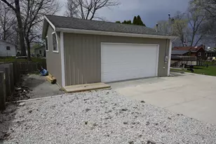 2690 Ovid St, Crystal, MI 48818 - Photo 9