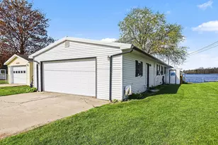 60654 Shoreline Dr, Burr Oak, MI 49030 - Photo 19