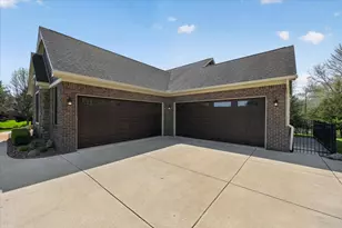 3790 Timber Green Ct, Howell, MI 48843 - Photo 5