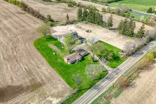 2871 W Bacon Rd, Hillsdale, MI 49242 - Photo 7
