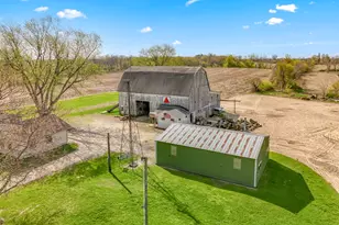 2871 W Bacon Rd, Hillsdale, MI 49242 - Photo 9