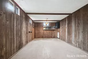 249 Thurman St, Belding, MI 48809 - Photo 23